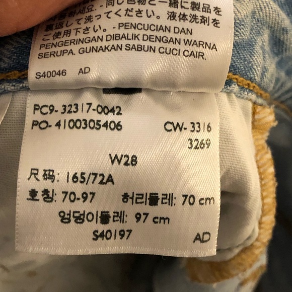 Levi’s Blue denim distressed shorts button fly Sz 28 raw hem Daisy Duke summer - Picture 9 of 9